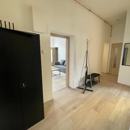 Apartment Listopad 17 *