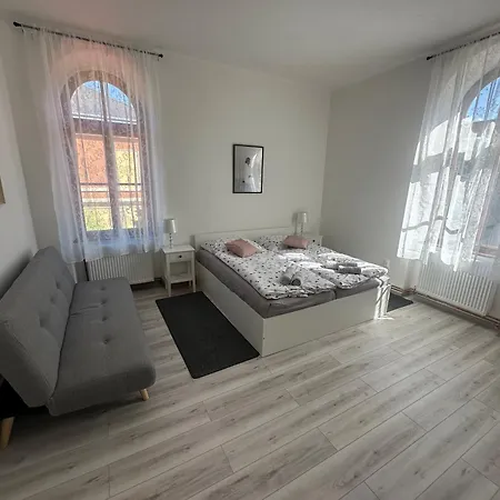 Listopad 17 Apartment