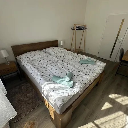 Listopad 17 Apartment