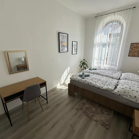 Apartment Listopad 17 *